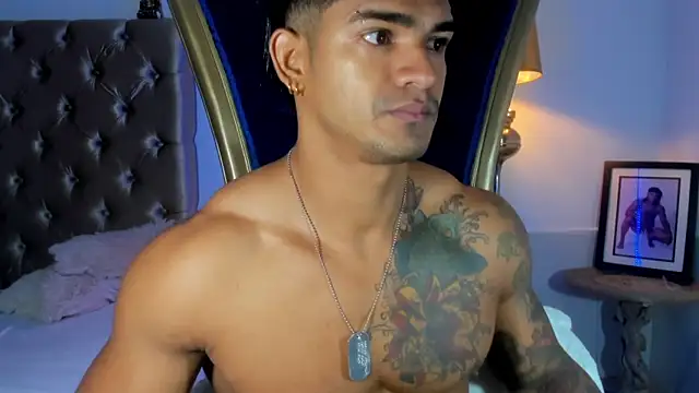 Snapshot of antonio__444 chatting on October 3, 2025, 11:01 am antonio 444 online show from October 3, 2025, 11:01 am