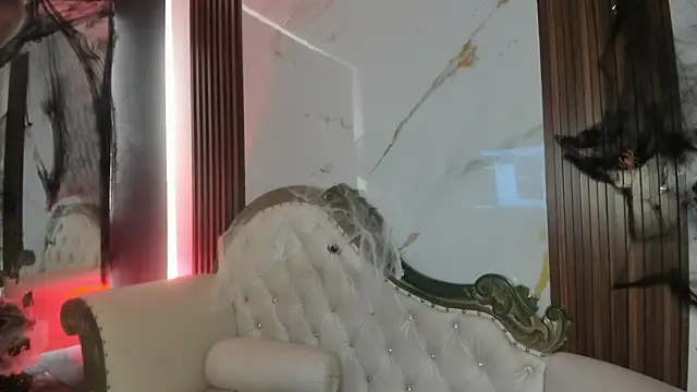 CoralieBronson online show from October 24, 2025, 4:22 am