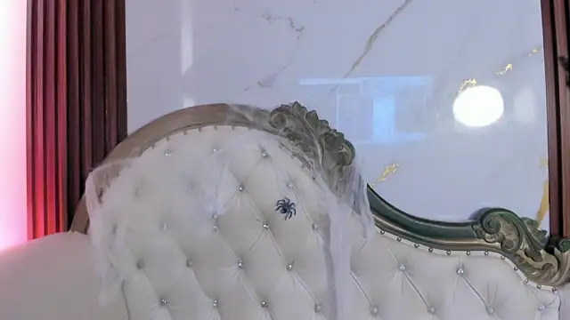 CoralieBronson online show from October 25, 2025, 8:42 pm