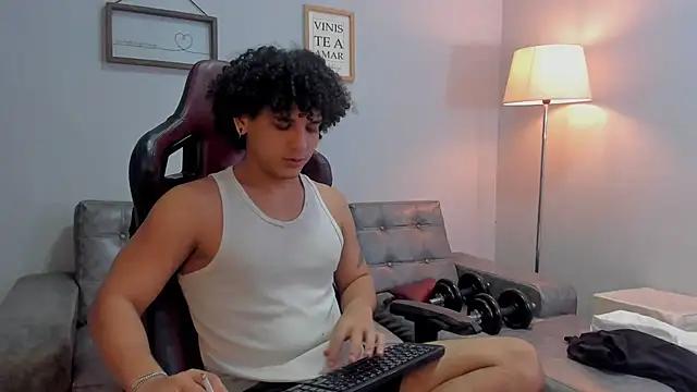 Snapshot of Xfire_boy69 chatting on September 30, 2025, 2:34 pm Xfire boy69 online show from September 30, 2025, 2:34 pm