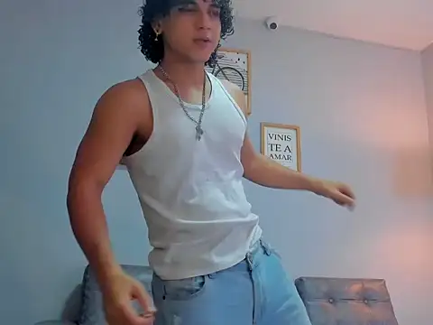 Snapshot of Xfire_boy69 chatting on September 28, 2025, 8:49 pm Xfire boy69 online show from September 28, 2025, 8:49 pm