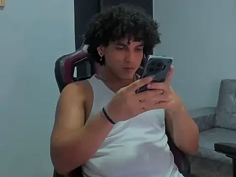 Snapshot of Xfire_boy69 chatting on September 24, 2025, 2:51 am Xfire boy69 online show from September 24, 2025, 2:51 am