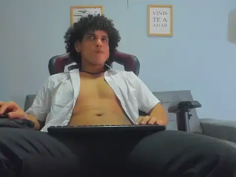 Snapshot of Xfire_boy69 chatting on September 9, 2025, 9:35 pm Xfire boy69 online show from September 9, 2025, 9:35 pm