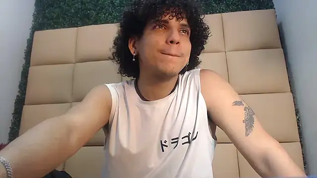 Snapshot of Xfire_boy69 chatting on September 10, 2025, 2:38 pm Xfire boy69 online show from September 10, 2025, 2:38 pm