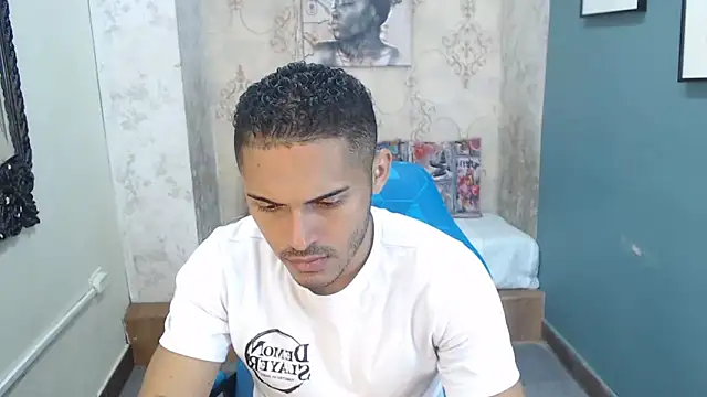 Derek Storm  online show from December 2, 2025, 12:18 pm