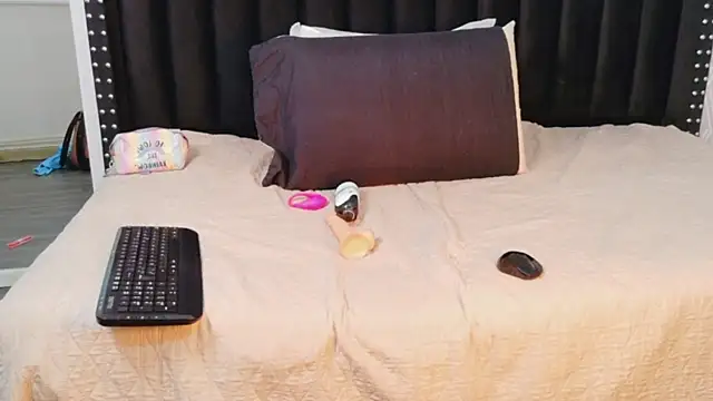 EbonyCoWorker online show from April 14, 2026, 7:08 pm