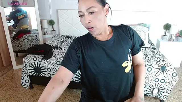 IvyShine7 online show from January 31, 2026, 7:12 pm