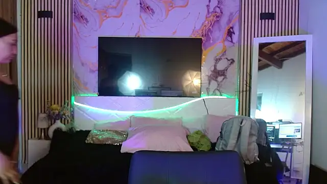 Snapshot of IvyShine7 chatting on May 27, 2026, 1:57 am IvyShine7 online show from May 27, 2026, 1:57 am