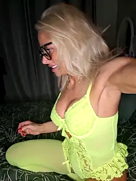 Bellarose xx online show from April 14, 2026, 7:08 pm