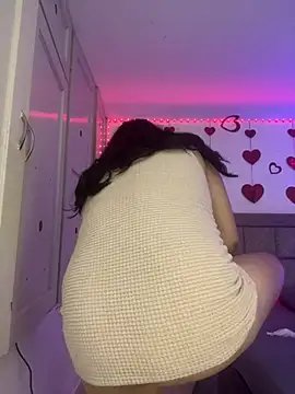 EmilyNoir1 online show from February 27, 2026, 11:04 pm