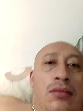 Snapshot of ScuffingBungalow chatting on October 5, 2025, 6:04 am ScuffingBungalow online show from October 5, 2025, 6:04 am