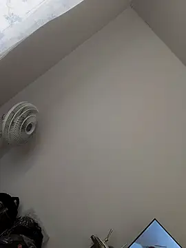 Snapshot of ScuffingBungalow chatting on December 2, 2025, 3:14 pm ScuffingBungalow online show from December 2, 2025, 3:14 pm