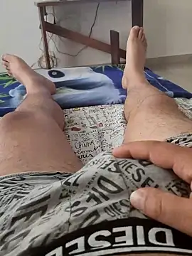 Snapshot of ScuffingBungalow chatting on October 15, 2025, 8:06 pm ScuffingBungalow online show from October 15, 2025, 8:06 pm