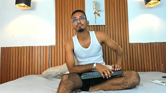 Snapshot of Darwin_mayo chatting on September 19, 2025, 5:50 pm Darwin mayo online show from September 19, 2025, 5:50 pm