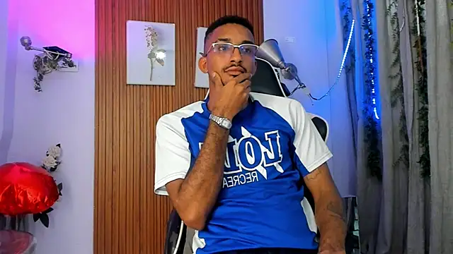 Snapshot of Darwin_mayo chatting on September 25, 2025, 5:19 pm Darwin mayo online show from September 25, 2025, 5:19 pm