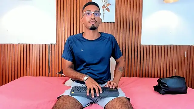 Snapshot of Darwin_mayo chatting on September 12, 2025, 11:59 pm Darwin mayo online show from September 12, 2025, 11:59 pm