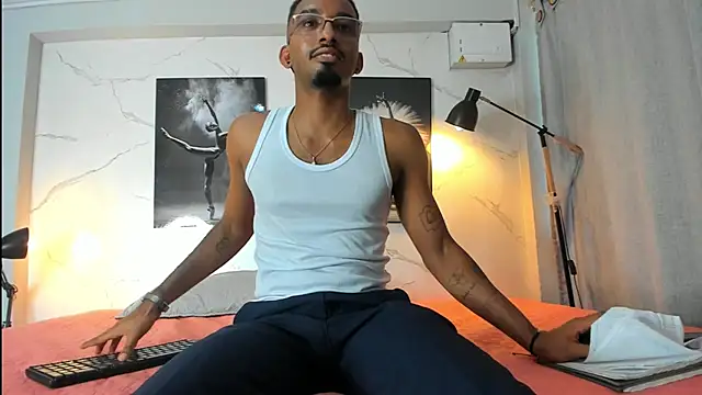 Darwin mayo online show from November 4, 2025, 5:50 pm