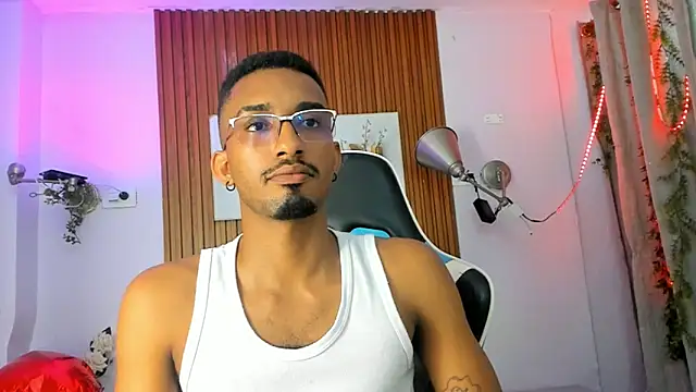 Snapshot of Darwin_mayo chatting on September 18, 2025, 5:38 pm Darwin mayo online show from September 18, 2025, 5:38 pm