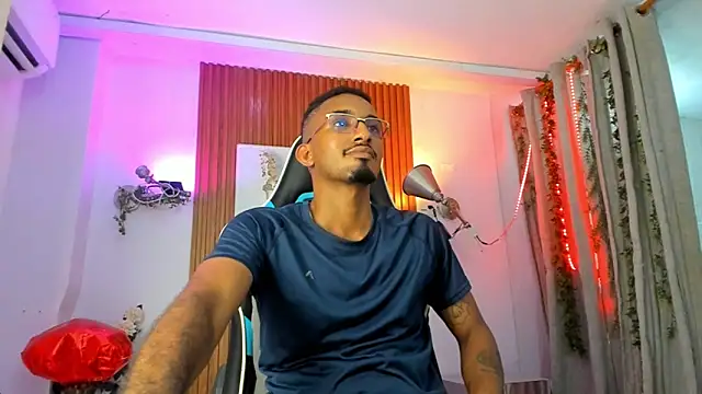 Snapshot of Darwin_mayo chatting on September 23, 2025, 5:20 pm Darwin mayo online show from September 23, 2025, 5:20 pm