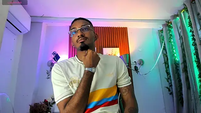 Snapshot of Darwin_mayo chatting on November 20, 2025, 5:57 pm Darwin mayo online show from November 20, 2025, 5:57 pm