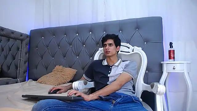 Sebalexis7 online show from October 18, 2025, 2:46 am