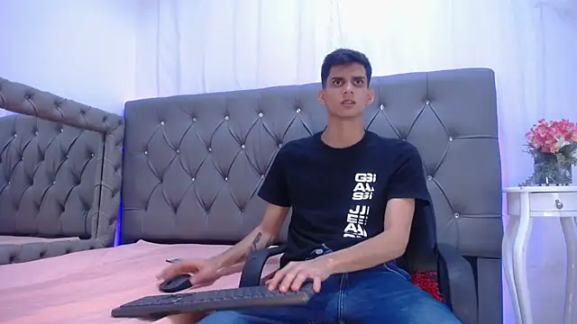 Sebalexis7 online show from November 5, 2025, 2:47 am