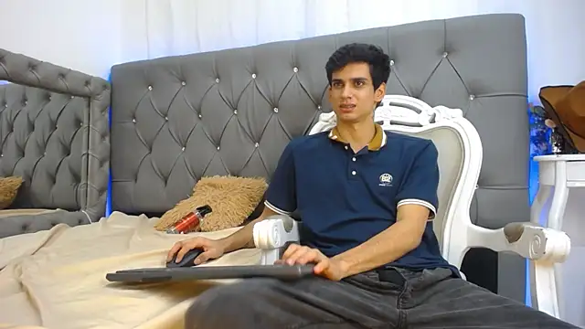 Sebalexis7 online show from October 4, 2025, 3:08 am