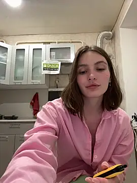 Snapshot of ZariaFlame chatting on May 19, 2026, 11:12 pm ZariaFlame online show from May 19, 2026, 11:12 pm