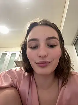 ZariaFlame online show from November 18, 2025, 9:51 pm