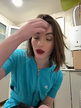 ZariaFlame online show from February 5, 2026, 10:05 pm