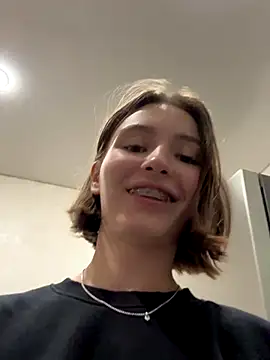 Snapshot of ZariaFlame chatting on September 26, 2025, 9:32 pm ZariaFlame online show from September 26, 2025, 9:32 pm