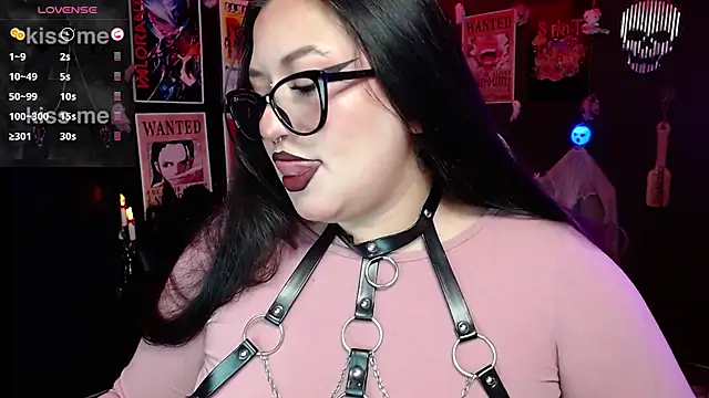 Ravendark  online show from October 15, 2025, 5:54 pm