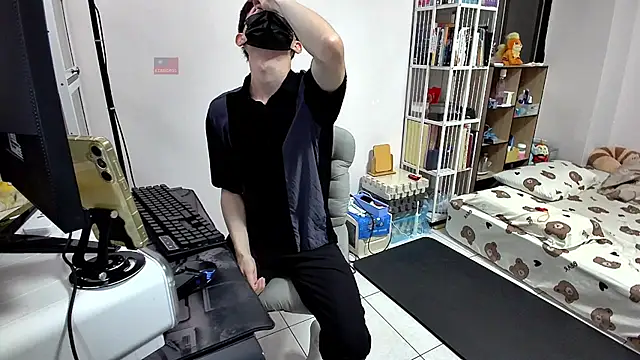 Snapshot of Kerberos_999 chatting on September 29, 2025, 2:12 pm Kerberos 999 online show from September 29, 2025, 2:12 pm