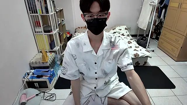 Snapshot of Kerberos_999 chatting on October 9, 2025, 6:58 am Kerberos 999 online show from October 9, 2025, 6:58 am