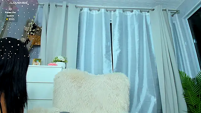 Snapshot of ParissHiltonX chatting on September 13, 2025, 3:17 am ParissHiltonX online show from September 13, 2025, 3:17 am
