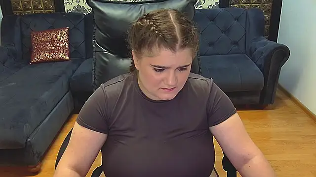 LissaBigTitts online show from November 4, 2025, 2:21 pm