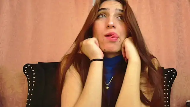 Snapshot of Tatiana_Jaramillo chatting on October 4, 2025, 12:50 pm Tatiana Jaramillo online show from October 4, 2025, 12:50 pm