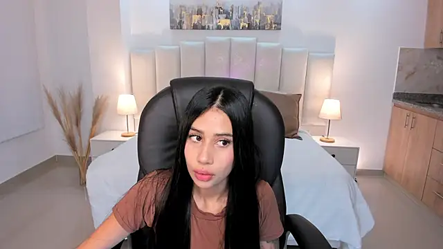 miranda crawfor online show from October 24, 2025, 12:15 pm