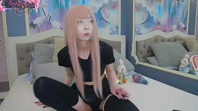 Evelyn Neal online show from December 4, 2025, 3:33 pm