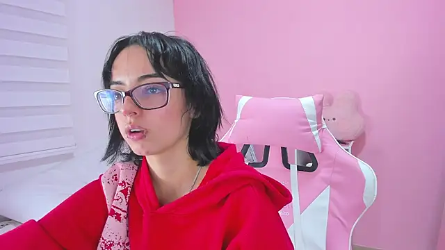 alexaa fox online show from September 9, 2025, 5:06 am