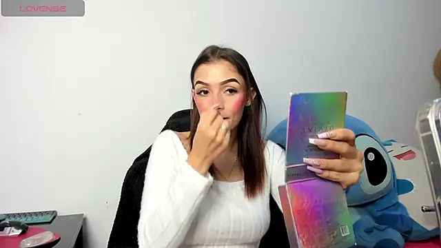 lola kamila online show from January 12, 2026, 7:42 pm