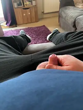 Snapshot of different-strokes chatting on January 19, 2026, 10:41 am different-strokes online show from January 19, 2026, 10:41 am