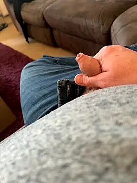 Snapshot of different-strokes chatting on December 17, 2025, 9:14 am different-strokes online show from December 17, 2025, 9:14 am