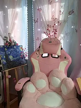 Fuzzy Unicorn online show from April 1, 2026, 8:15 am