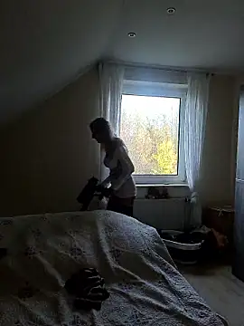 Snapshot of HotWifeLyn68 chatting on November 10, 2025, 12:21 pm HotWifeLyn68 online show from November 10, 2025, 12:21 pm