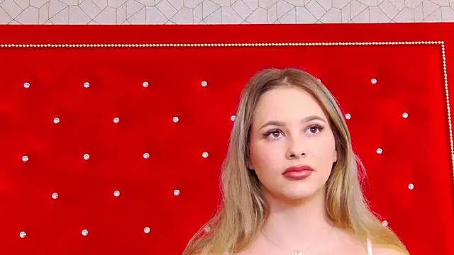 Ellsa Jean  online show from November 19, 2025, 3:28 am