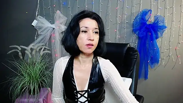 Snapshot of CameronEnns chatting on November 6, 2025, 7:45 am CameronEnns online show from November 6, 2025, 7:45 am