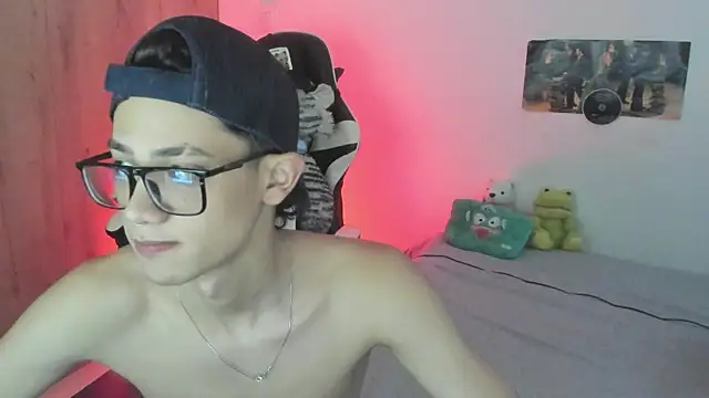 Snapshot of thiago_kinghot chatting on October 6, 2025, 10:32 pm thiago kinghot online show from October 6, 2025, 10:32 pm