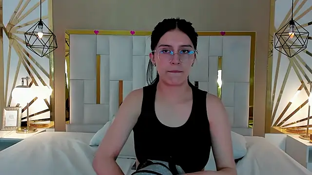 maddy jaclsonw online show from October 18, 2025, 11:51 pm