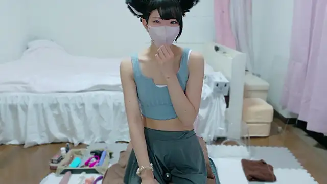 Snapshot of clara_6x9 chatting on October 7, 2025, 2:29 pm clara 6x9 online show from October 7, 2025, 2:29 pm